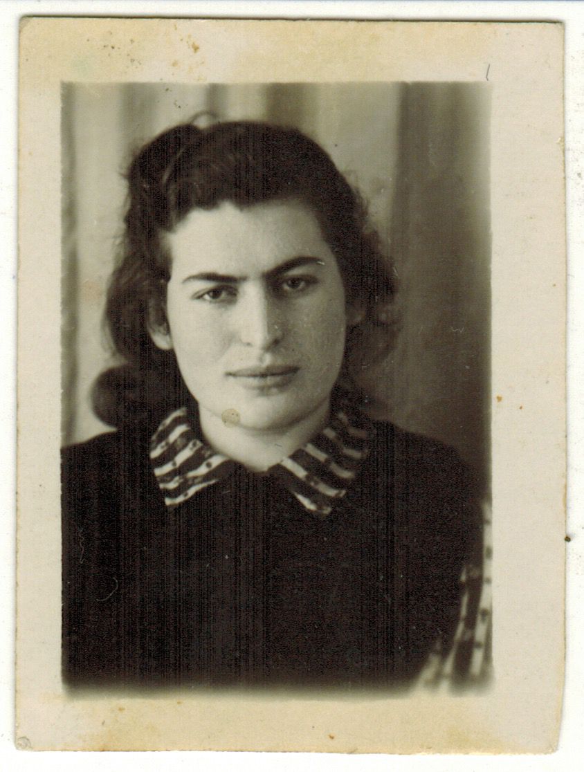 «Моим любимым самым мамочке и папочке от дочки. 30/ХI - 48, Москва» «Моим любимым самым мамочке и папочке от дочки. 30/ХI - 48, Москва»